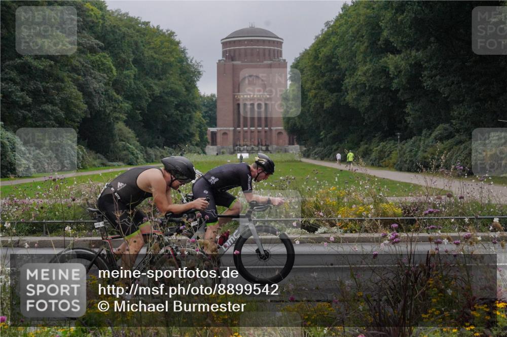 14.09.2025 - Stadtparktriathlon Michael Burmester http://msf.ph/oto/8899542 14.09.2025 09:14:04 Radfahren 333, 366, 368, 419 meine-sportfotos.de