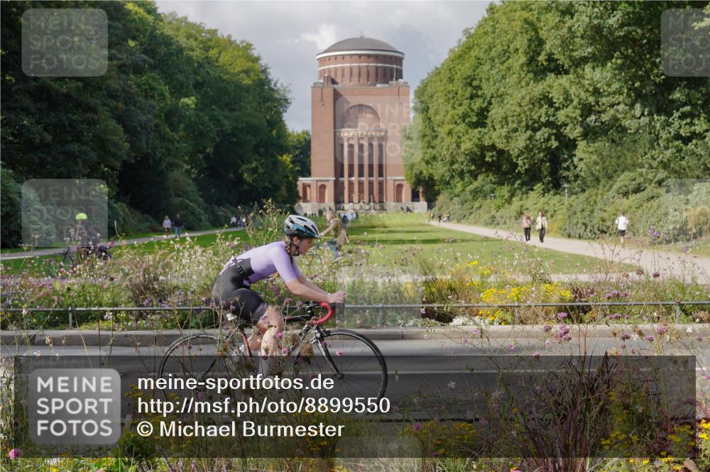 14.09.2025 - Stadtparktriathlon Michael Burmester http://msf.ph/oto/8899550 14.09.2025 12:57:35 Radfahren 1309, 1332, 1442 meine-sportfotos.de