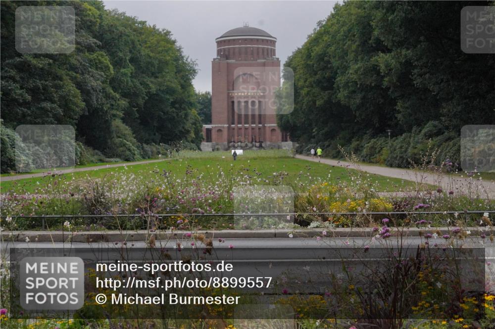 14.09.2025 - Stadtparktriathlon Michael Burmester http://msf.ph/oto/8899557 14.09.2025 09:14:17 Radfahren  meine-sportfotos.de