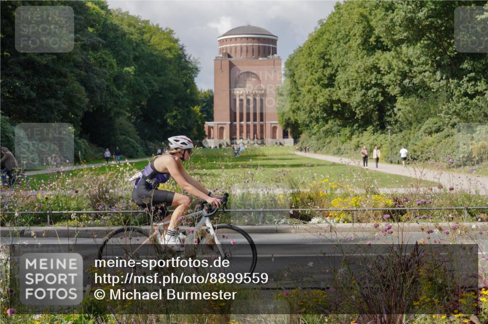 14.09.2025 - Stadtparktriathlon Michael Burmester http://msf.ph/oto/8899559 14.09.2025 12:57:38 Radfahren 1309, 1332, 1426, 1442 meine-sportfotos.de