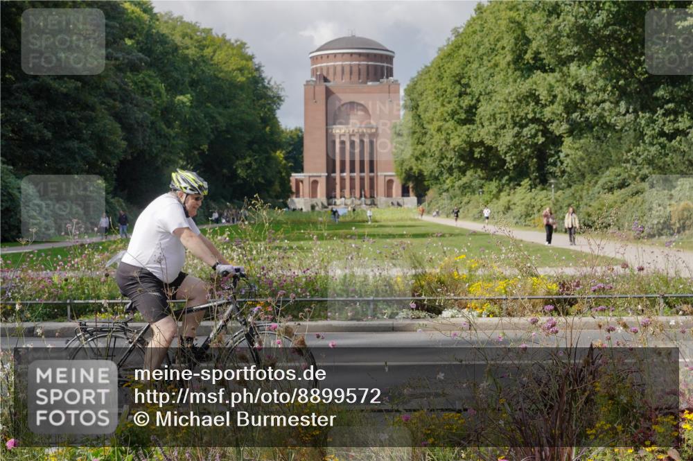 14.09.2025 - Stadtparktriathlon Michael Burmester http://msf.ph/oto/8899572 14.09.2025 12:57:49 Radfahren 1100, 1336, 1365, 1371, 1426 meine-sportfotos.de