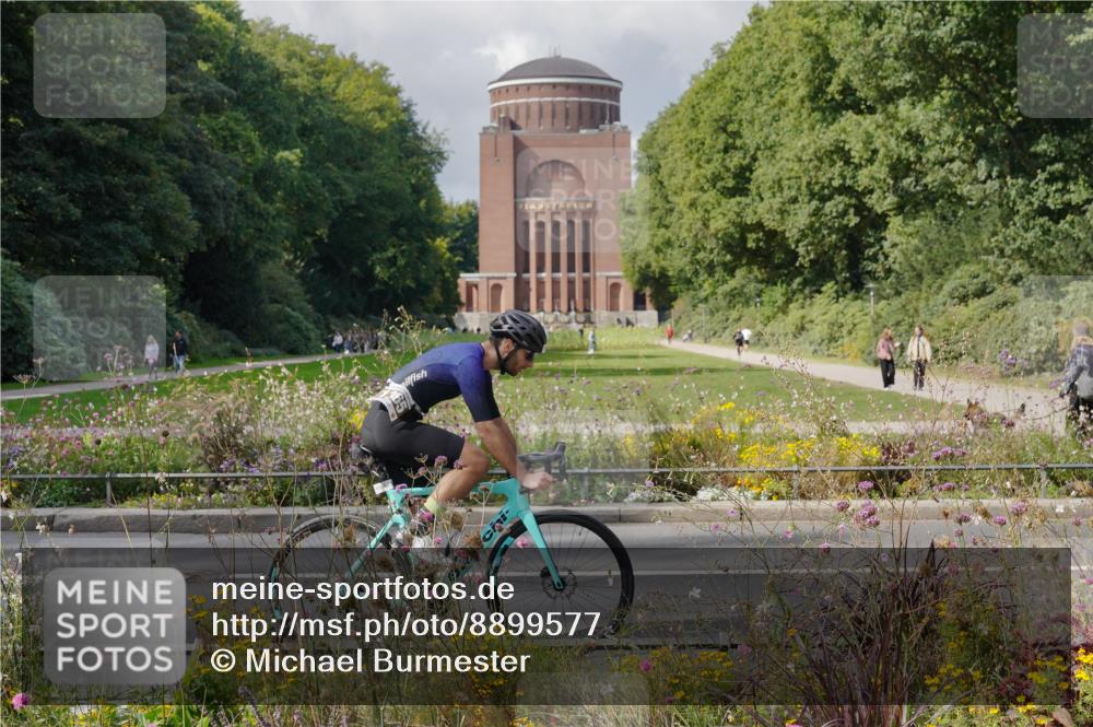 14.09.2025 - Stadtparktriathlon Michael Burmester http://msf.ph/oto/8899577 14.09.2025 12:57:52 Radfahren 1100, 1328, 1336, 1365, 1371 meine-sportfotos.de