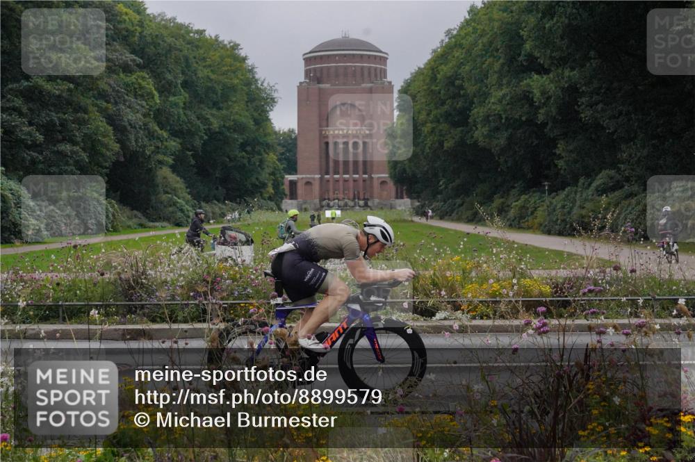 14.09.2025 - Stadtparktriathlon Michael Burmester http://msf.ph/oto/8899579 14.09.2025 09:14:32 Radfahren 301, 318, 326, 340, 345, 347, 363, 370, 371, 373, 377, 380, 381, 389, 401, 404 meine-sportfotos.de