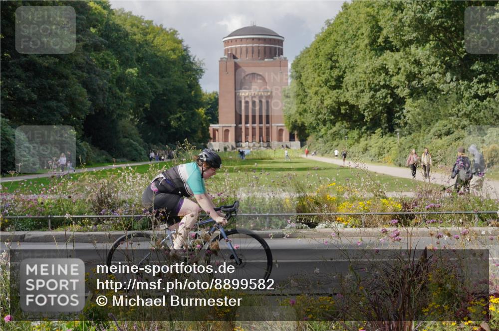 14.09.2025 - Stadtparktriathlon Michael Burmester http://msf.ph/oto/8899582 14.09.2025 12:57:54 Radfahren 1100, 1328, 1336, 1365 meine-sportfotos.de