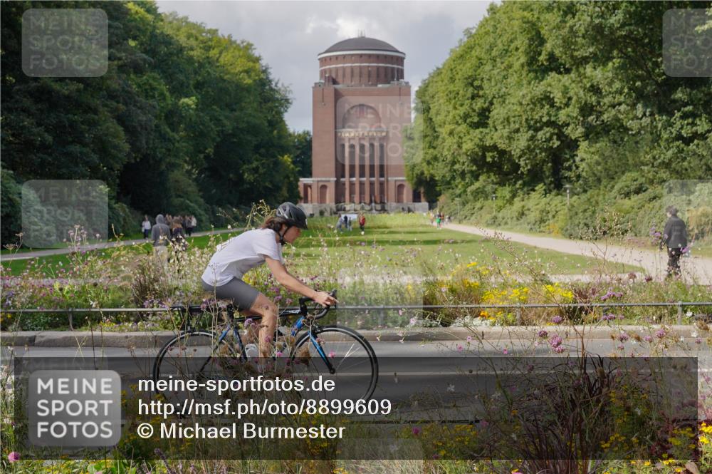 14.09.2025 - Stadtparktriathlon Michael Burmester http://msf.ph/oto/8899609 14.09.2025 12:58:28 Radfahren 1237, 1272, 1388, 1472, 1494, 1513 meine-sportfotos.de