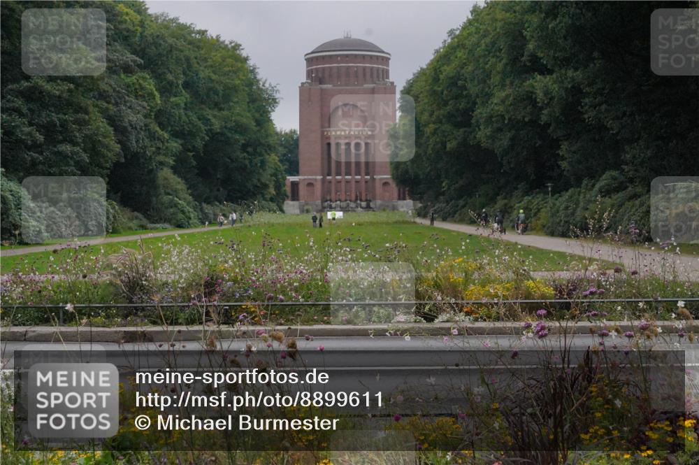 14.09.2025 - Stadtparktriathlon Michael Burmester http://msf.ph/oto/8899611 14.09.2025 09:14:46 Radfahren 339, 342, 473 meine-sportfotos.de
