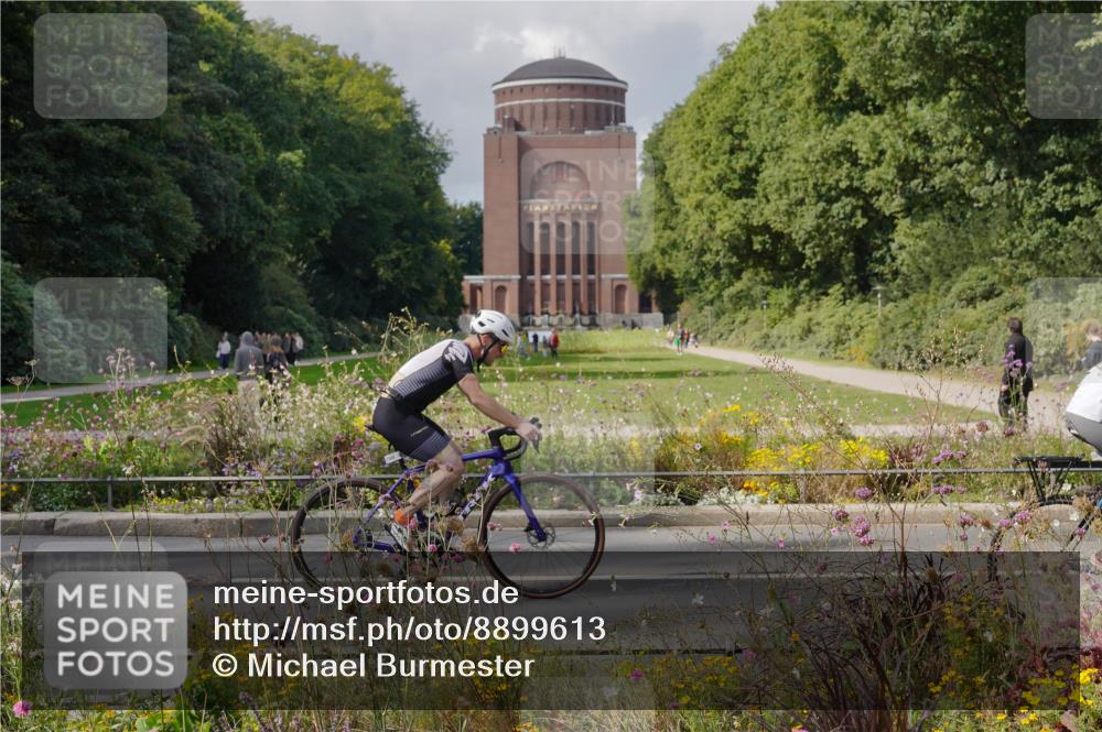 14.09.2025 - Stadtparktriathlon Michael Burmester http://msf.ph/oto/8899613 14.09.2025 12:58:28 Radfahren 1237, 1272, 1388, 1472, 1494, 1513 meine-sportfotos.de
