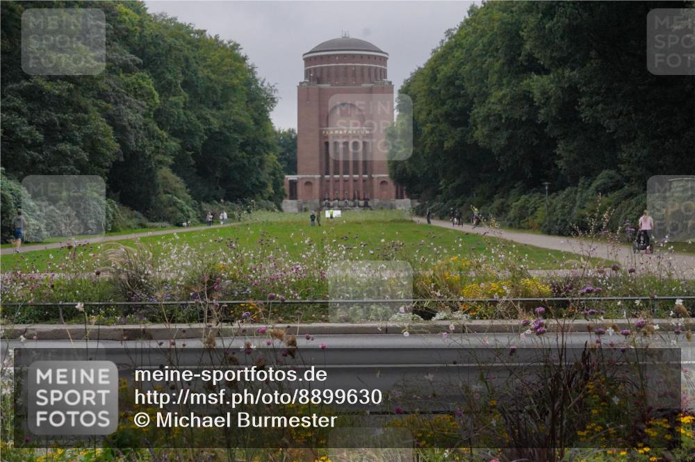 14.09.2025 - Stadtparktriathlon Michael Burmester http://msf.ph/oto/8899630 14.09.2025 09:14:52 Radfahren 339, 342, 393, 473 meine-sportfotos.de