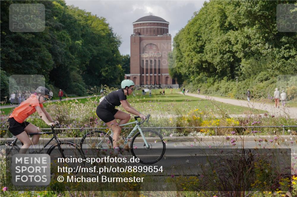 14.09.2025 - Stadtparktriathlon Michael Burmester http://msf.ph/oto/8899654 14.09.2025 12:58:52 Radfahren 1295, 1344, 1369, 1391, 1443, 1446 meine-sportfotos.de