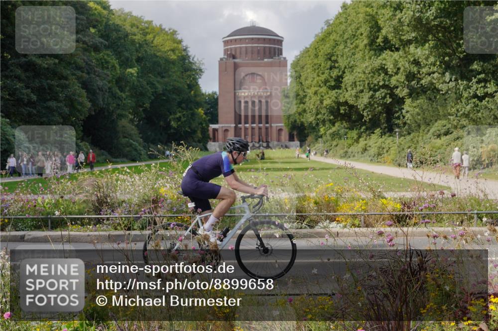 14.09.2025 - Stadtparktriathlon Michael Burmester http://msf.ph/oto/8899658 14.09.2025 12:58:54 Radfahren 1295, 1344, 1369, 1443, 1446 meine-sportfotos.de