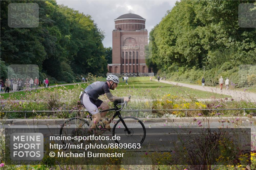 14.09.2025 - Stadtparktriathlon Michael Burmester http://msf.ph/oto/8899663 14.09.2025 12:59:00 Radfahren 1344, 1369, 1495, 1511 meine-sportfotos.de
