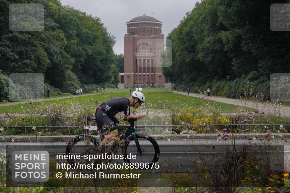 14.09.2025 - Stadtparktriathlon Michael Burmester http://msf.ph/oto/8899675 14.09.2025 09:15:06 Radfahren 353, 362, 365, 383, 400, 430 meine-sportfotos.de