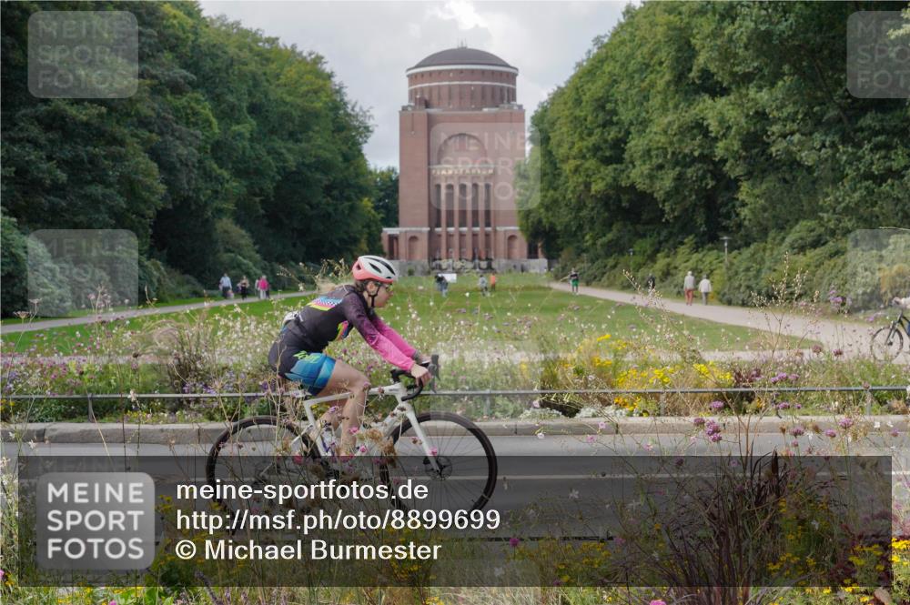 14.09.2025 - Stadtparktriathlon Michael Burmester http://msf.ph/oto/8899699 14.09.2025 12:59:22 Radfahren 1279, 1345, 1381, 1444 meine-sportfotos.de
