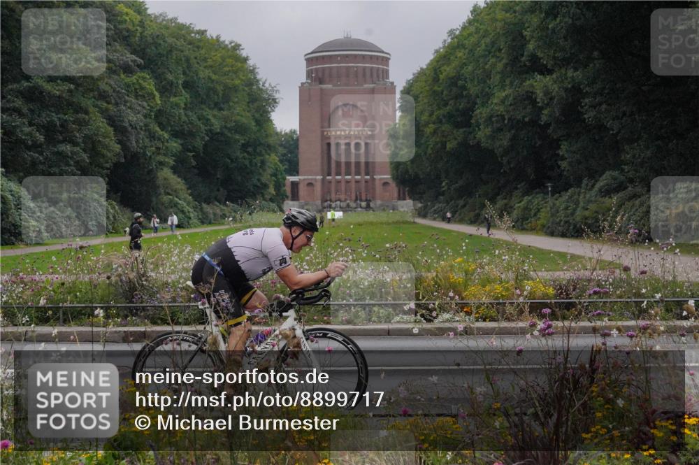 14.09.2025 - Stadtparktriathlon Michael Burmester http://msf.ph/oto/8899717 14.09.2025 09:15:23 Radfahren 323, 341, 349, 379, 410 meine-sportfotos.de