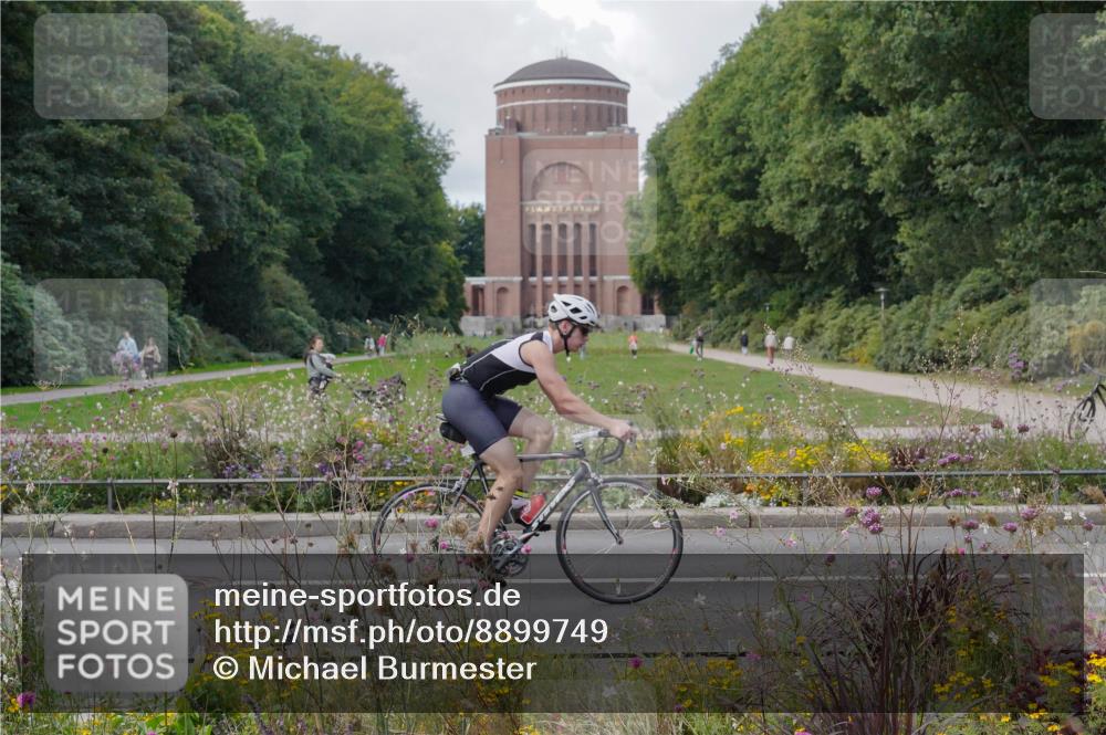 14.09.2025 - Stadtparktriathlon Michael Burmester http://msf.ph/oto/8899749 14.09.2025 12:59:45 Radfahren 1222, 1232, 1275, 1335, 1340, 1359, 1396, 1404, 1413, 1425, 1484 meine-sportfotos.de