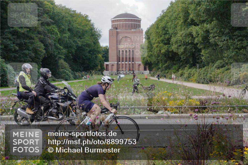 14.09.2025 - Stadtparktriathlon Michael Burmester http://msf.ph/oto/8899753 14.09.2025 12:59:49 Radfahren 1222, 1232, 1339, 1340, 1377, 1404, 1413, 1425 meine-sportfotos.de