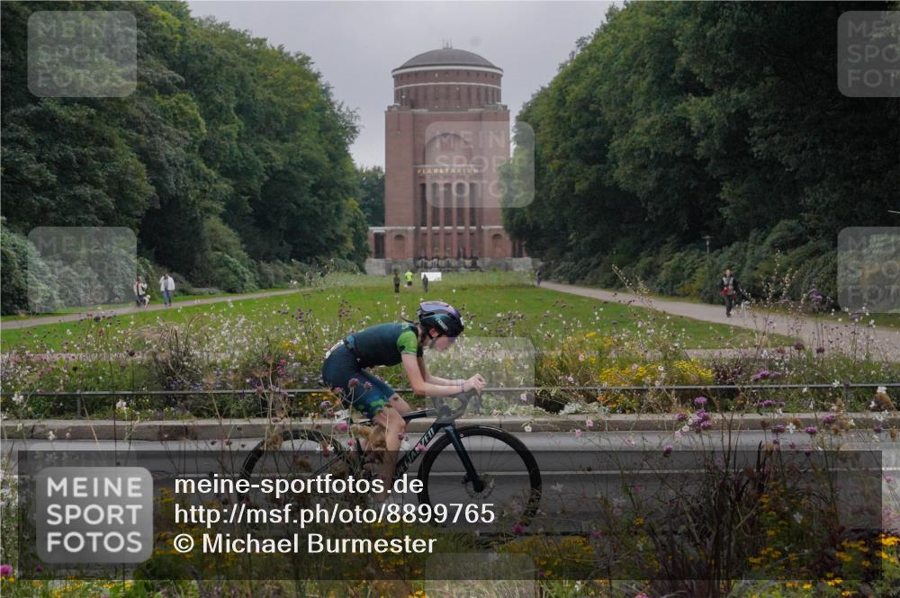 14.09.2025 - Stadtparktriathlon Michael Burmester http://msf.ph/oto/8899765 14.09.2025 09:15:42 Radfahren 315, 337, 354, 361, 437, 451, 487 meine-sportfotos.de