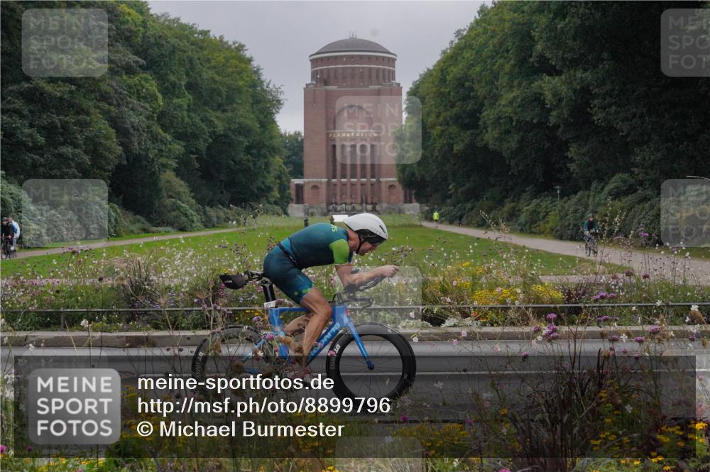14.09.2025 - Stadtparktriathlon Michael Burmester http://msf.ph/oto/8899796 14.09.2025 09:16:05 Radfahren 311, 348, 357, 413, 414, 432, 434, 488 meine-sportfotos.de