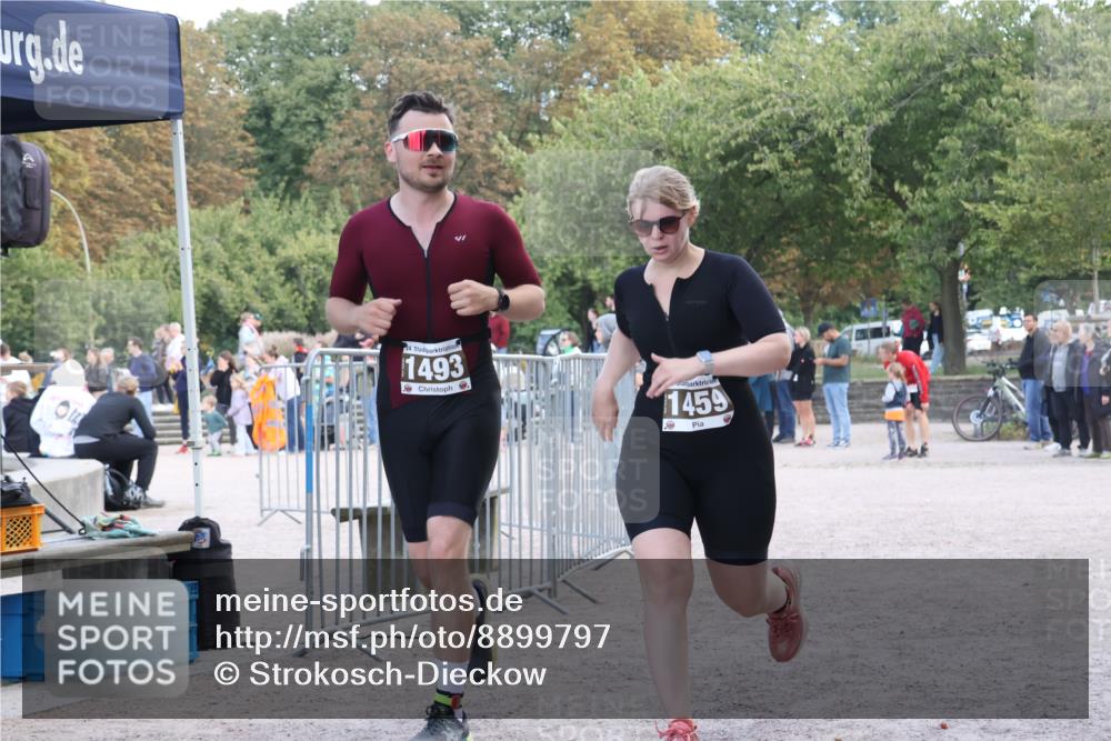 14.09.2025 - Stadtparktriathlon Strokosch-Dieckow http://msf.ph/oto/8899797 14.09.2025 14:16:56 Ziel 1459, 1493 meine-sportfotos.de