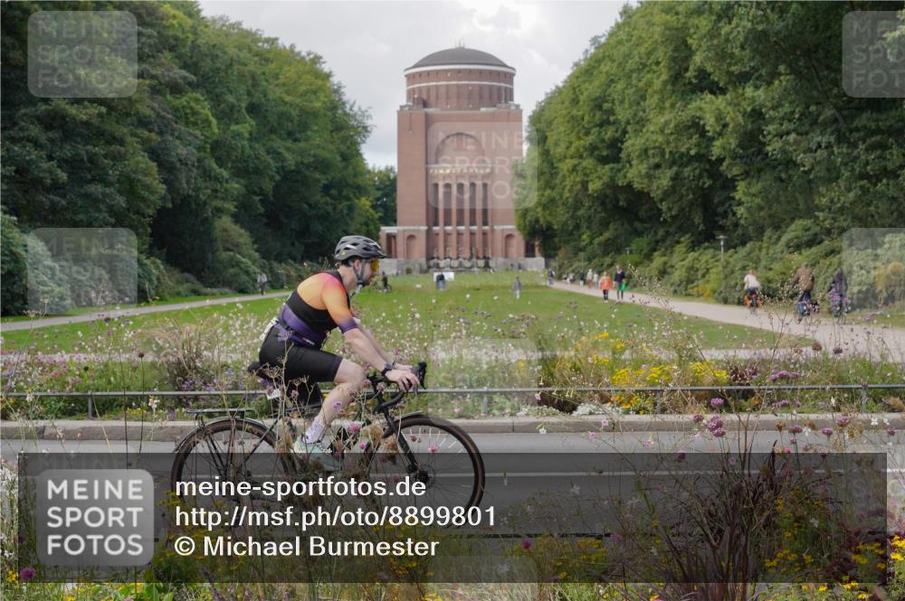 14.09.2025 - Stadtparktriathlon Michael Burmester http://msf.ph/oto/8899801 14.09.2025 13:00:16 Radfahren 1343, 1456, 1471 meine-sportfotos.de