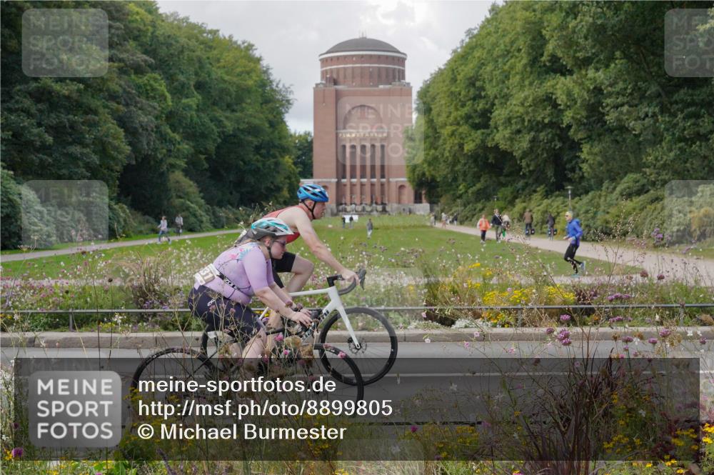 14.09.2025 - Stadtparktriathlon Michael Burmester http://msf.ph/oto/8899805 14.09.2025 13:00:25 Radfahren 1322, 1331, 1448, 1471 meine-sportfotos.de