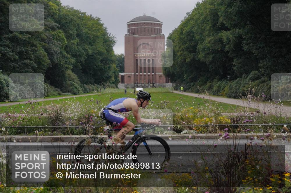 14.09.2025 - Stadtparktriathlon Michael Burmester http://msf.ph/oto/8899813 14.09.2025 09:16:12 Radfahren 311, 348, 413, 414, 432, 484 meine-sportfotos.de