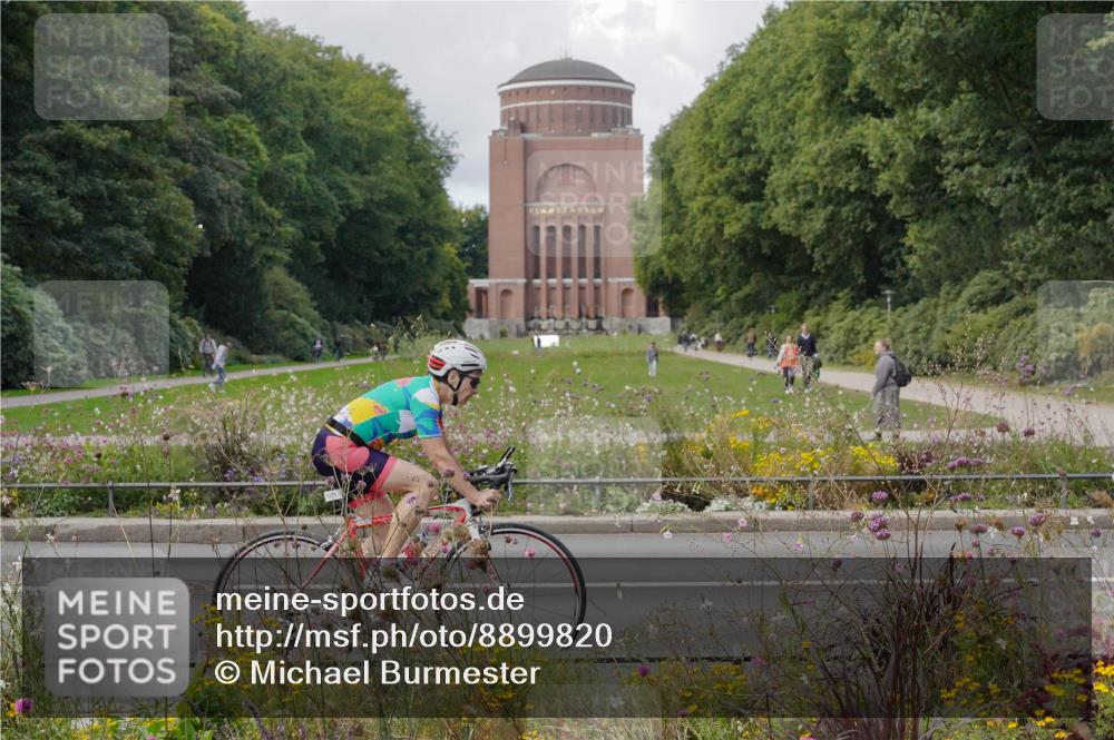 14.09.2025 - Stadtparktriathlon Michael Burmester http://msf.ph/oto/8899820 14.09.2025 13:00:36 Radfahren 1228, 1276, 1325, 1382 meine-sportfotos.de