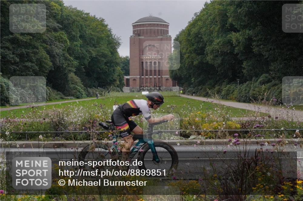 14.09.2025 - Stadtparktriathlon Michael Burmester http://msf.ph/oto/8899851 14.09.2025 09:16:36 Radfahren 330, 336, 351, 355, 367, 399, 460, 462, 501 meine-sportfotos.de