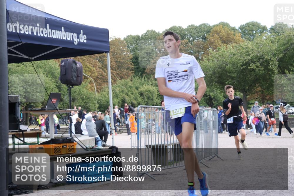 14.09.2025 - Stadtparktriathlon Strokosch-Dieckow http://msf.ph/oto/8899875 14.09.2025 14:17:48 Ziel 1323, 1554, 1676 meine-sportfotos.de