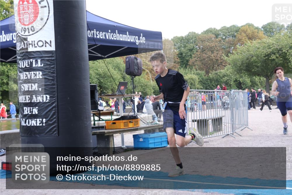 14.09.2025 - Stadtparktriathlon Strokosch-Dieckow http://msf.ph/oto/8899885 14.09.2025 14:17:50 Ziel 1323, 1554, 1676 meine-sportfotos.de