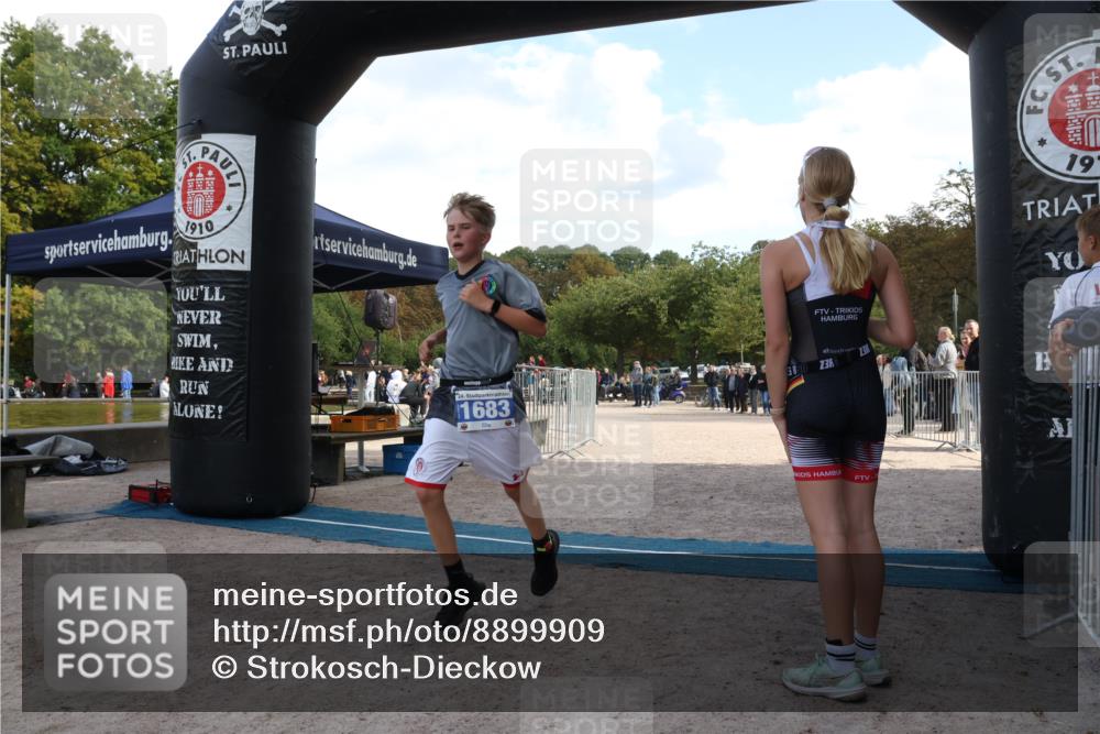 14.09.2025 - Stadtparktriathlon Strokosch-Dieckow http://msf.ph/oto/8899909 14.09.2025 14:18:16 Ziel 1625, 1665, 1683 meine-sportfotos.de