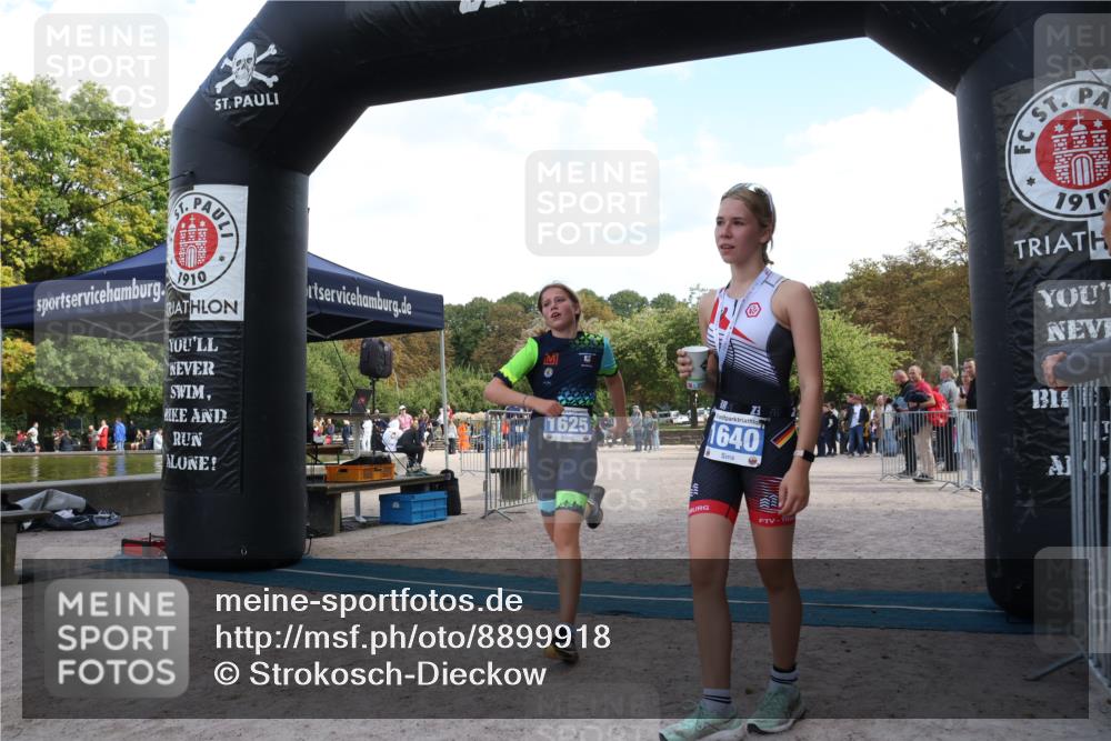 14.09.2025 - Stadtparktriathlon Strokosch-Dieckow http://msf.ph/oto/8899918 14.09.2025 14:18:23 Ziel 1556, 1559, 1625, 1665 meine-sportfotos.de