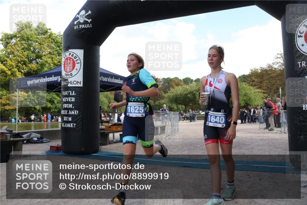14.09.2025 - Stadtparktriathlon Strokosch-Dieckow http://msf.ph/oto/8899919 14.09.2025 14:18:24 Ziel 1556, 1559, 1625, 1665 meine-sportfotos.de