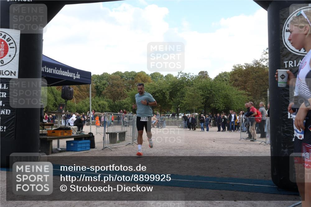 14.09.2025 - Stadtparktriathlon Strokosch-Dieckow http://msf.ph/oto/8899925 14.09.2025 14:18:36 Ziel 1520 meine-sportfotos.de