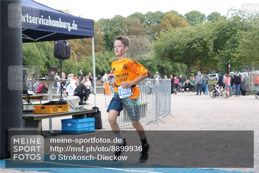 14.09.2025 - Stadtparktriathlon Strokosch-Dieckow http://msf.ph/oto/8899936 14.09.2025 14:19:26 Ziel 1635, 1689 meine-sportfotos.de