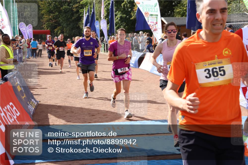 14.09.2025 - Airport Race Strokosch-Dieckow http://msf.ph/oto/8899942 14.09.2025 12:28:15 Ziel 126, 139, 161, 242, 281, 365, 487, 587, 716, 765, 824, 1018, 1073, 1076, 1247, 1399, 1988, 2021, 2022, 2023, 4032, 4129 meine-sportfotos.de