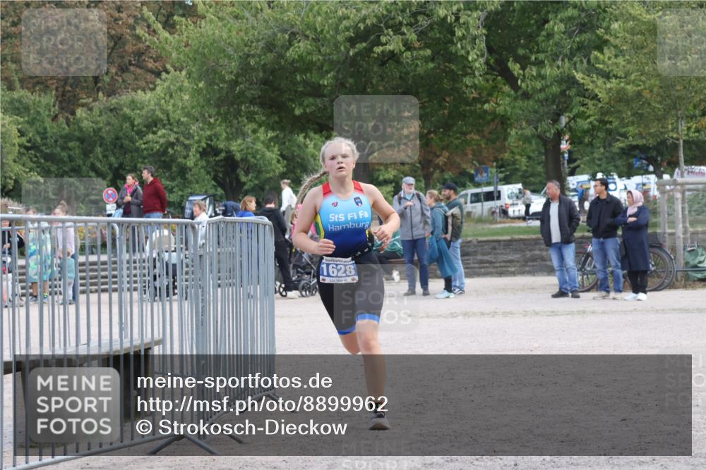 14.09.2025 - Stadtparktriathlon Strokosch-Dieckow http://msf.ph/oto/8899962 14.09.2025 14:19:39 Ziel 1476, 1490, 1628, 1635 meine-sportfotos.de