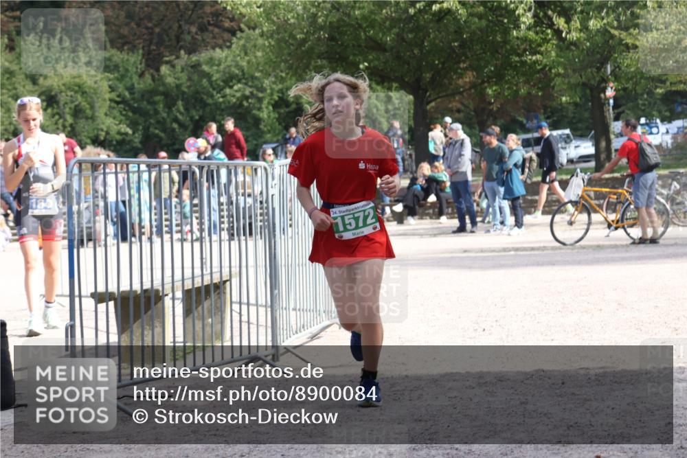 14.09.2025 - Stadtparktriathlon Strokosch-Dieckow http://msf.ph/oto/8900084 14.09.2025 14:22:39 Ziel 1572, 1666 meine-sportfotos.de