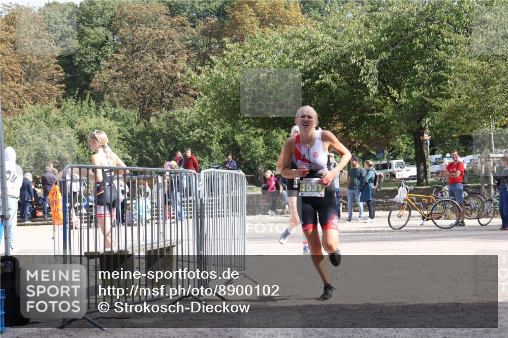 14.09.2025 - Stadtparktriathlon Strokosch-Dieckow http://msf.ph/oto/8900102 14.09.2025 14:23:13 Ziel 1450, 1530, 1531 meine-sportfotos.de