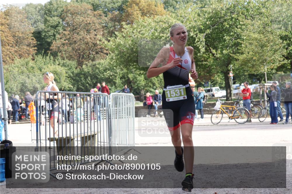 14.09.2025 - Stadtparktriathlon Strokosch-Dieckow http://msf.ph/oto/8900105 14.09.2025 14:23:14 Ziel 1450, 1530, 1531 meine-sportfotos.de