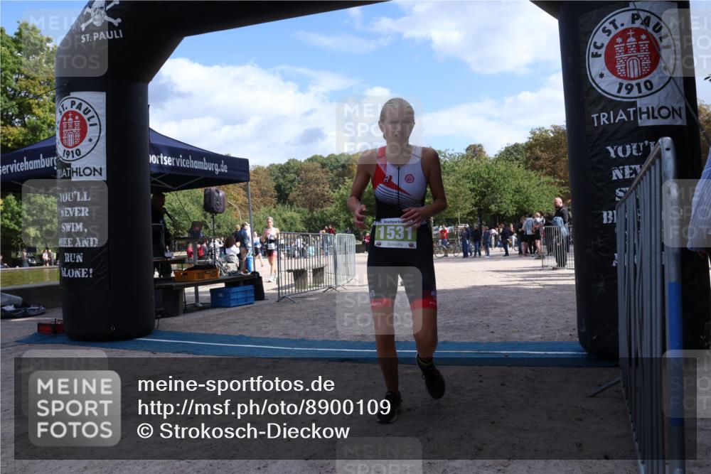 14.09.2025 - Stadtparktriathlon Strokosch-Dieckow http://msf.ph/oto/8900109 14.09.2025 14:23:15 Ziel 1450, 1530, 1531 meine-sportfotos.de