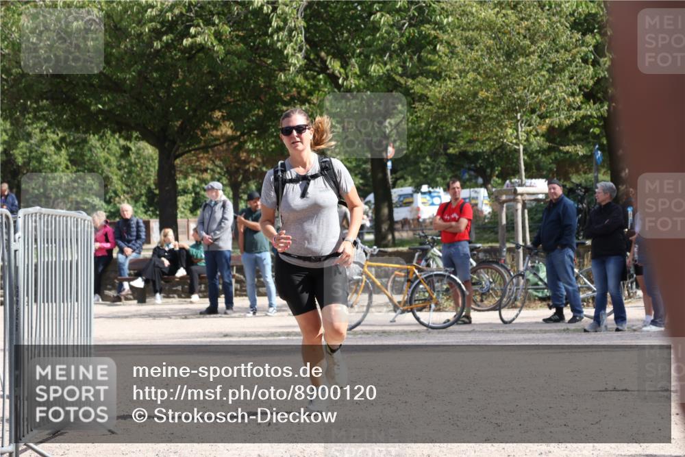 14.09.2025 - Stadtparktriathlon Strokosch-Dieckow http://msf.ph/oto/8900120 14.09.2025 14:23:27 Ziel 1423 meine-sportfotos.de