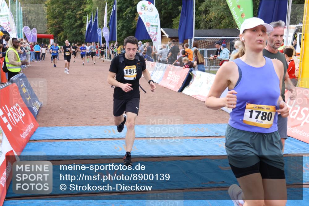 14.09.2025 - Airport Race Strokosch-Dieckow http://msf.ph/oto/8900139 14.09.2025 12:28:52 Ziel 95, 134, 406, 976, 1087, 1179, 1483, 1672, 1780, 1878, 1913, 1983, 2016 meine-sportfotos.de