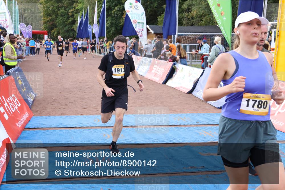 14.09.2025 - Airport Race Strokosch-Dieckow http://msf.ph/oto/8900142 14.09.2025 12:28:52 Ziel 95, 134, 406, 976, 1087, 1179, 1483, 1672, 1780, 1878, 1913, 1983, 2016 meine-sportfotos.de