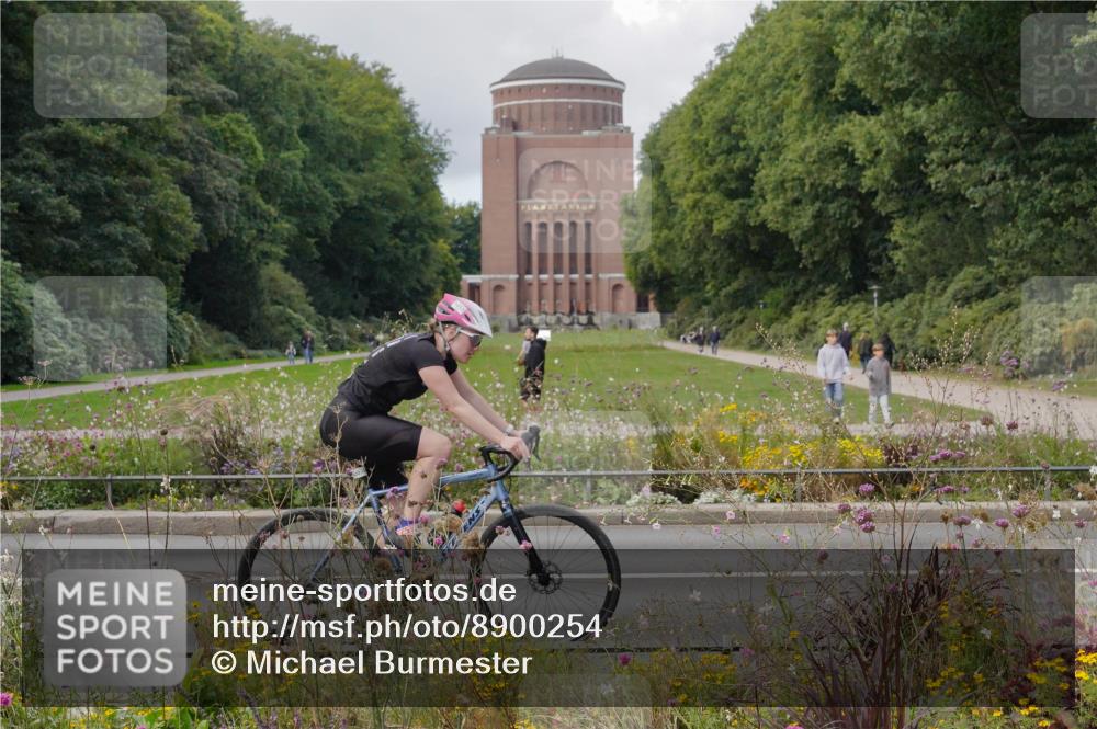 14.09.2025 - Stadtparktriathlon Michael Burmester http://msf.ph/oto/8900254 14.09.2025 13:01:32 Radfahren 1368, 1420, 1438, 1439, 1447, 1453, 1469, 1479, 1508, 1515 meine-sportfotos.de