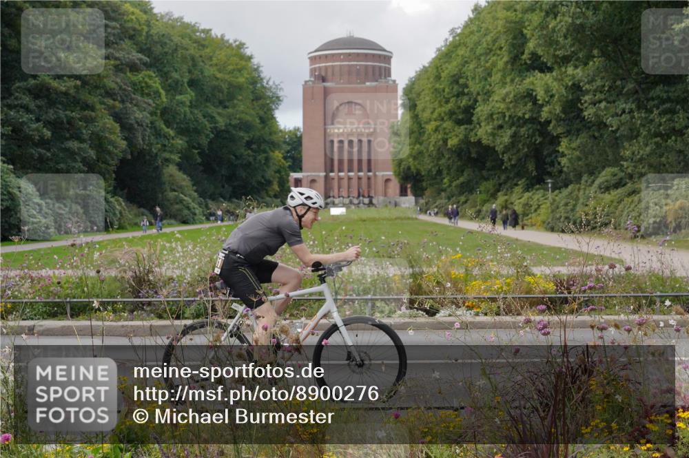14.09.2025 - Stadtparktriathlon Michael Burmester http://msf.ph/oto/8900276 14.09.2025 13:01:45 Radfahren 1419, 1480, 1481 meine-sportfotos.de
