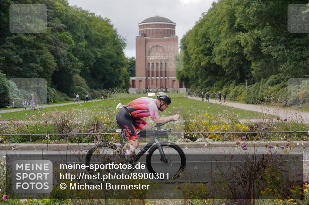 14.09.2025 - Stadtparktriathlon Michael Burmester http://msf.ph/oto/8900301 14.09.2025 13:02:06 Radfahren 1323, 1501, 1514 meine-sportfotos.de