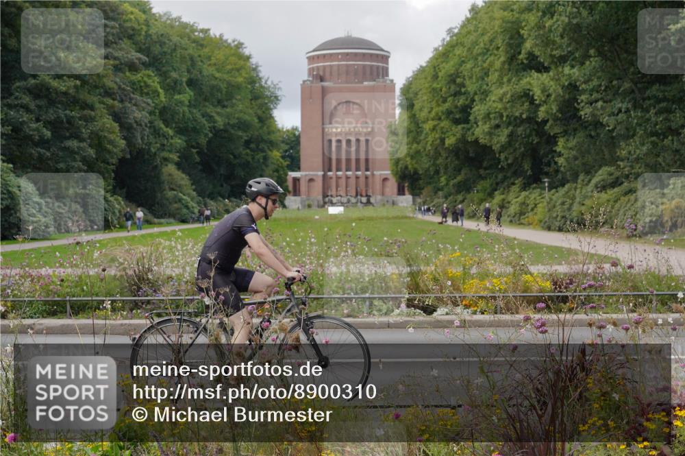 14.09.2025 - Stadtparktriathlon Michael Burmester http://msf.ph/oto/8900310 14.09.2025 13:02:17 Radfahren 1380, 1411, 1441, 1467, 1476 meine-sportfotos.de
