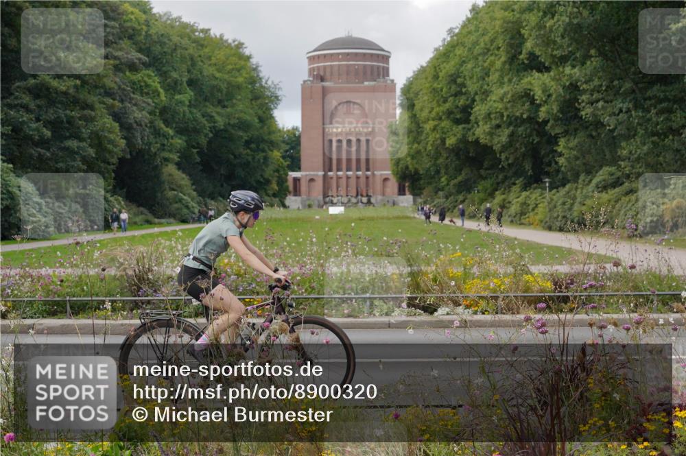 14.09.2025 - Stadtparktriathlon Michael Burmester http://msf.ph/oto/8900320 14.09.2025 13:02:20 Radfahren 1380, 1411, 1431, 1441, 1467, 1476, 1497 meine-sportfotos.de
