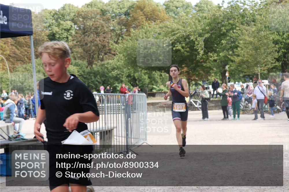 14.09.2025 - Stadtparktriathlon Strokosch-Dieckow http://msf.ph/oto/8900334 14.09.2025 14:37:37 Ziel 1697, 1700, 1707, 1732, 1739, 1741, 1759, 1776, 1780 meine-sportfotos.de